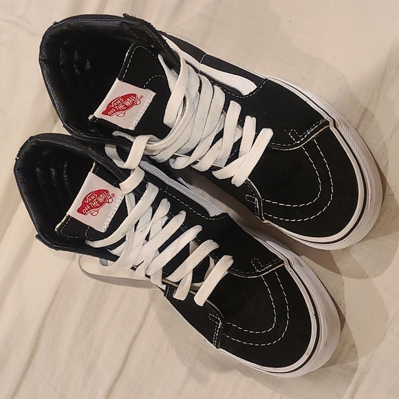 Vans - Picture 2 of 4